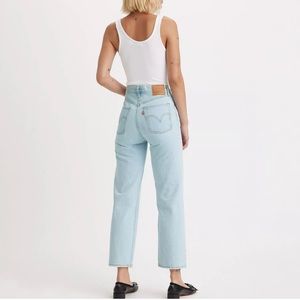 Levi’s Ribcage Straight Ankle Jeans
